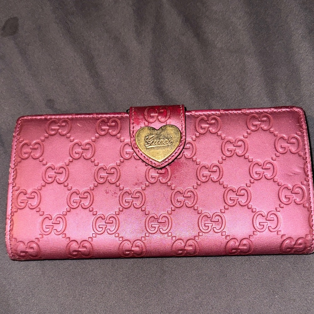 Vintage Gucci Rose Embossed Wallet with Gold Accent